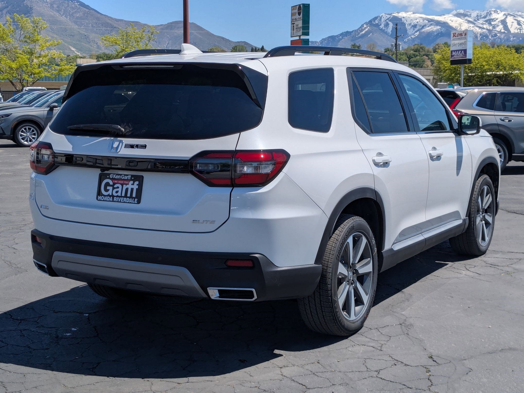 2025 Honda Pilot Elite photo 3