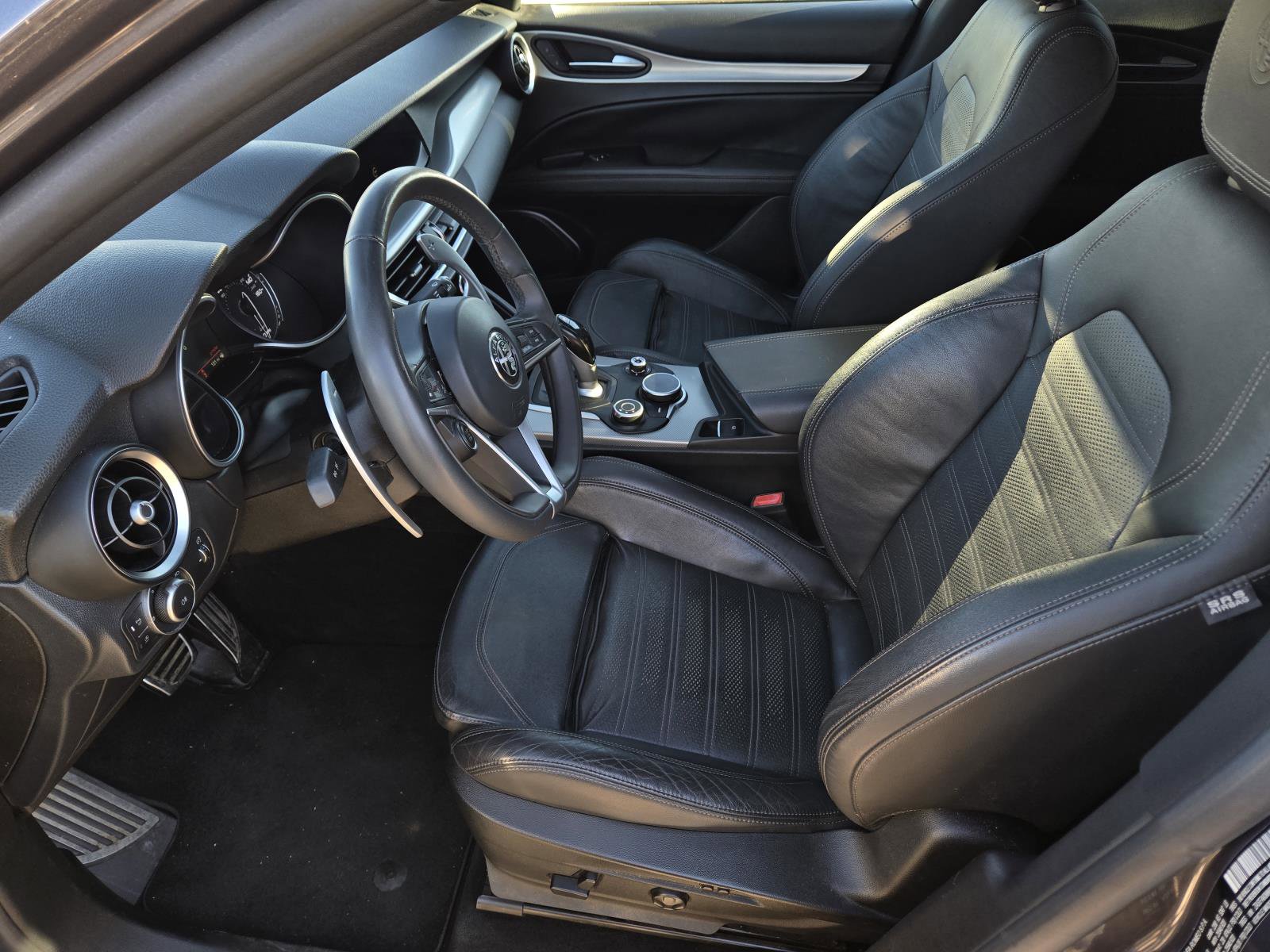 2018 Alfa Romeo Stelvio Ti Sport photo 3