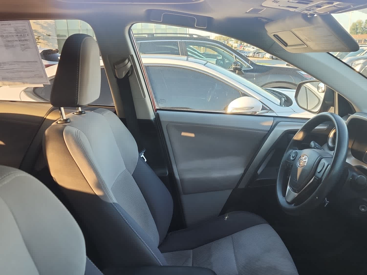 2013 Toyota RAV4 XLE photo 4