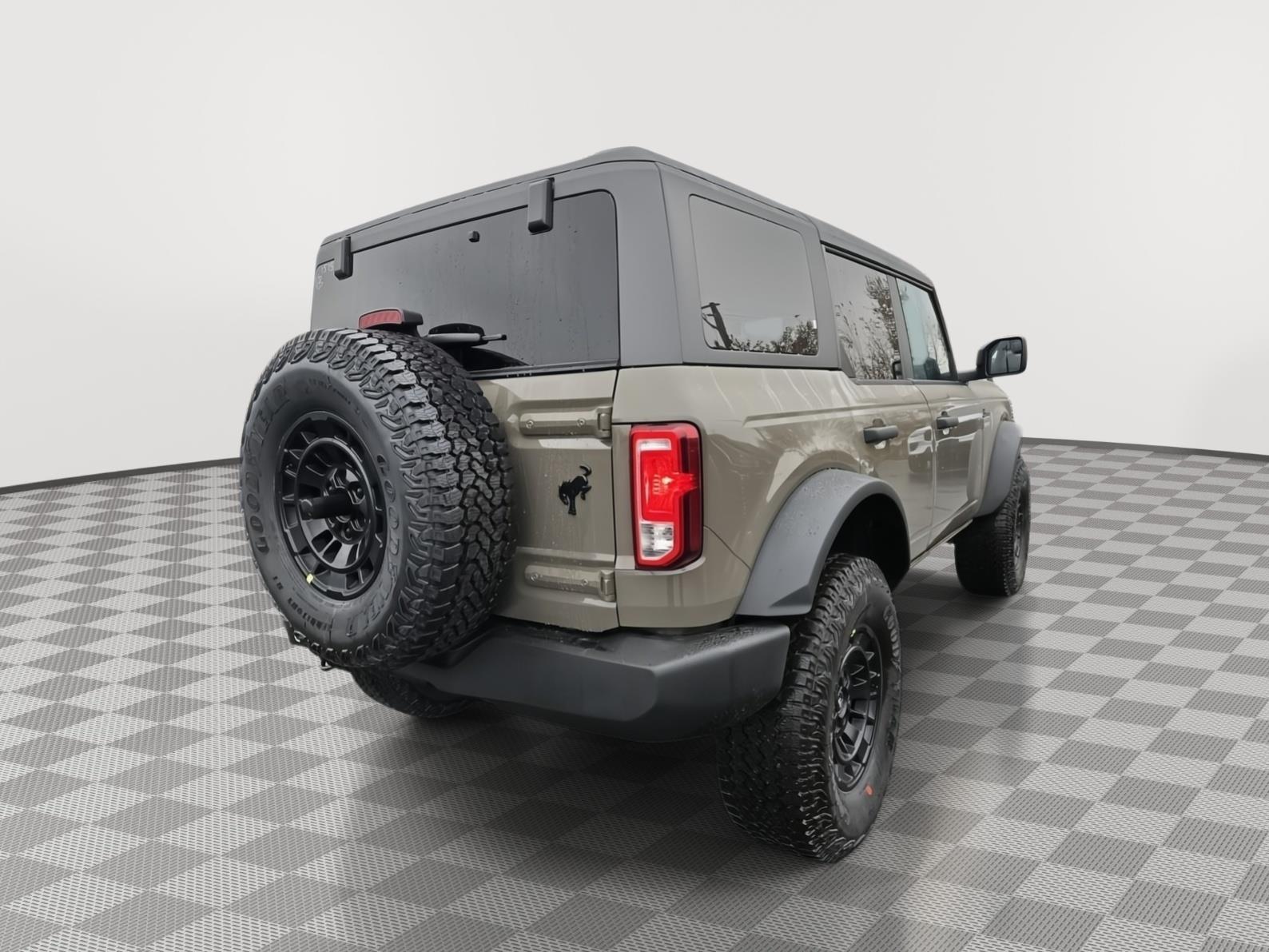 2025 Ford Bronco Big Bend photo 2