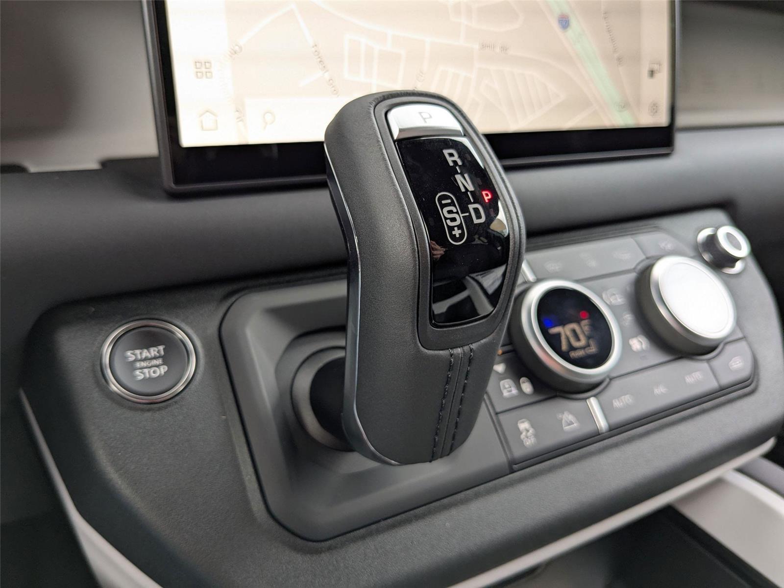 2025 Land Rover Defender 110 X-Dynamic SE photo 23