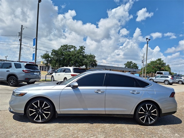 2023 Honda Accord Hybrid Touring photo 2