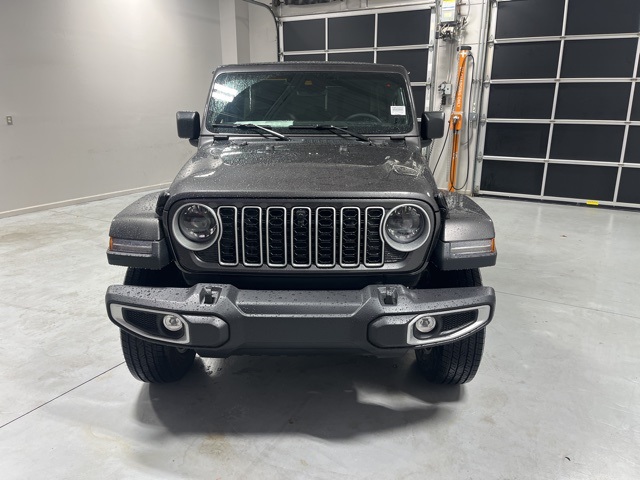 2025 Jeep Wrangler Sahara photo 2