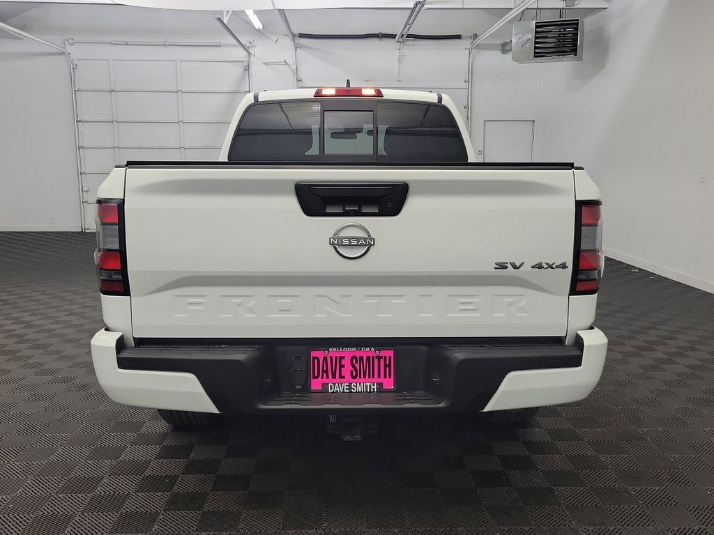 2022 Nissan Frontier SV photo 8