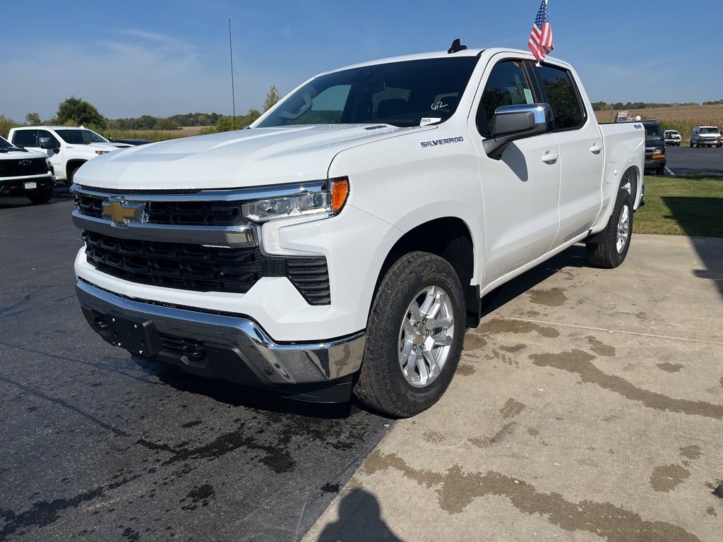 2026 Chevrolet Silverado 1500 LT photo 3