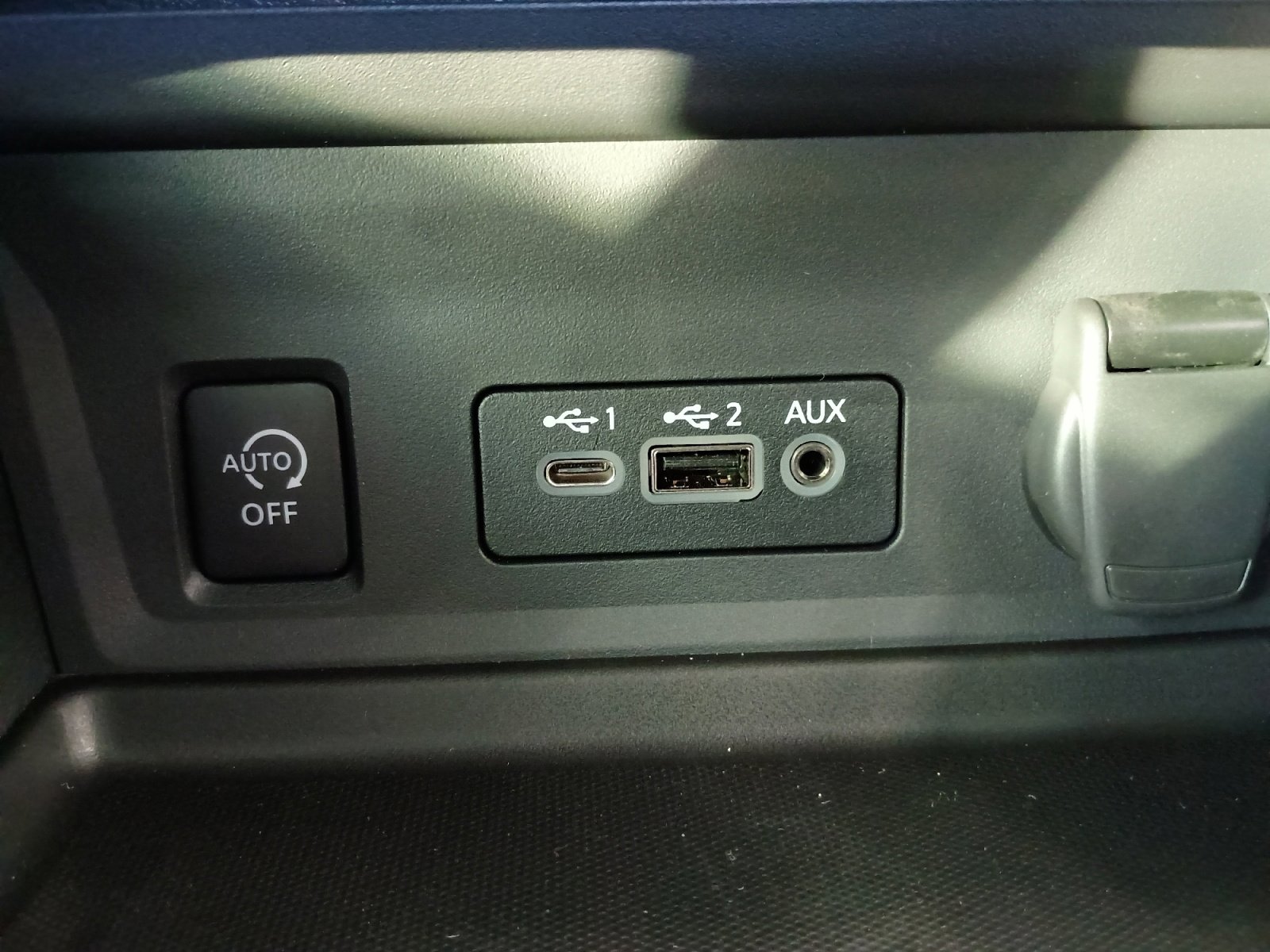 2025 Nissan Sentra SV photo 15