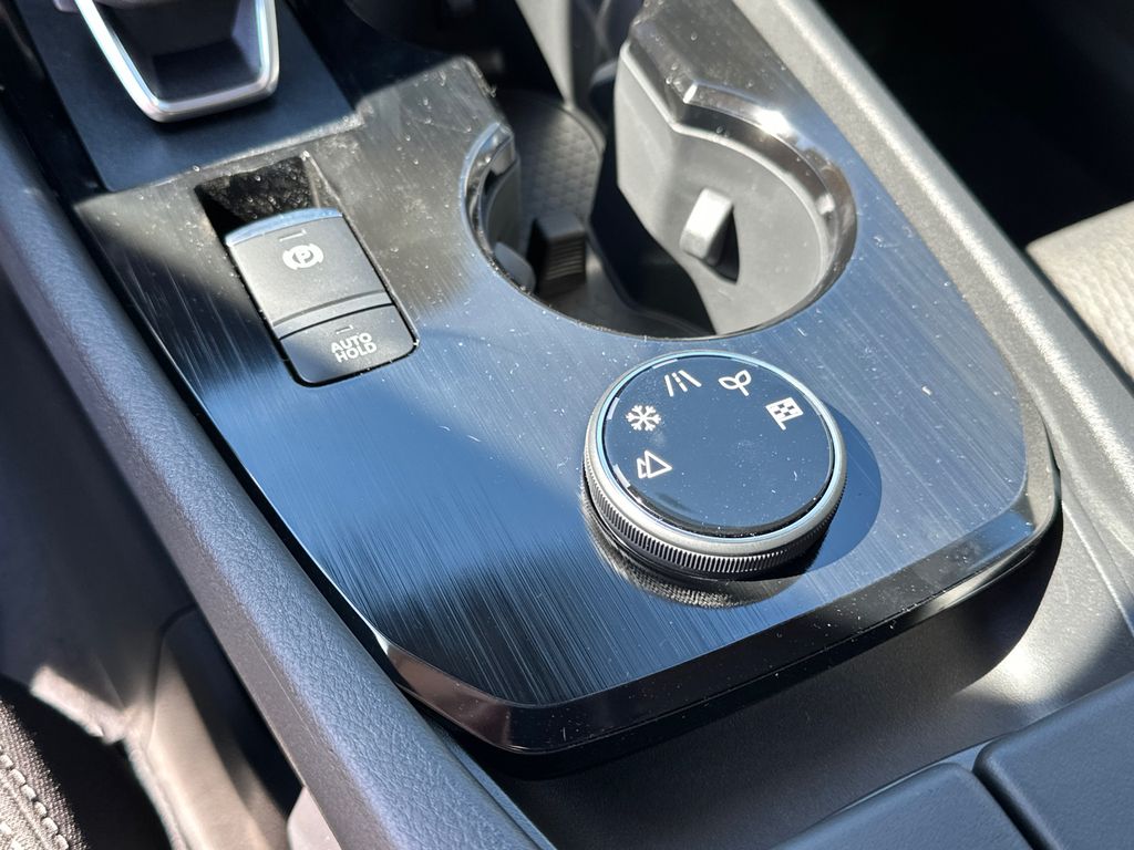 2026 Nissan Rogue SV photo 18