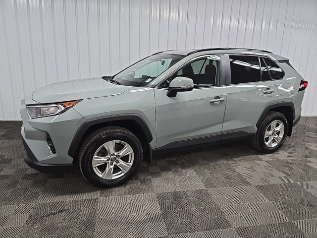 2021 Toyota RAV4 XLE photo 8