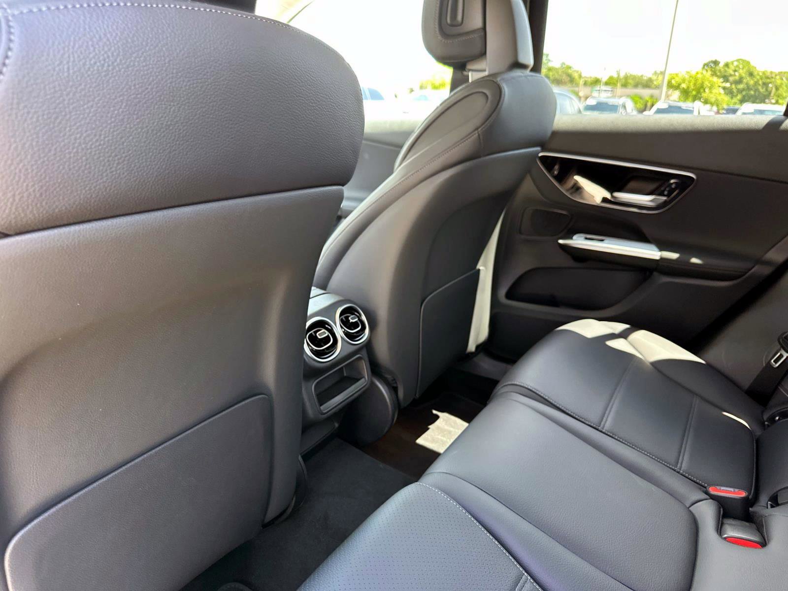 2025 Mercedes Benz GLC 350e 4MATIC photo 14