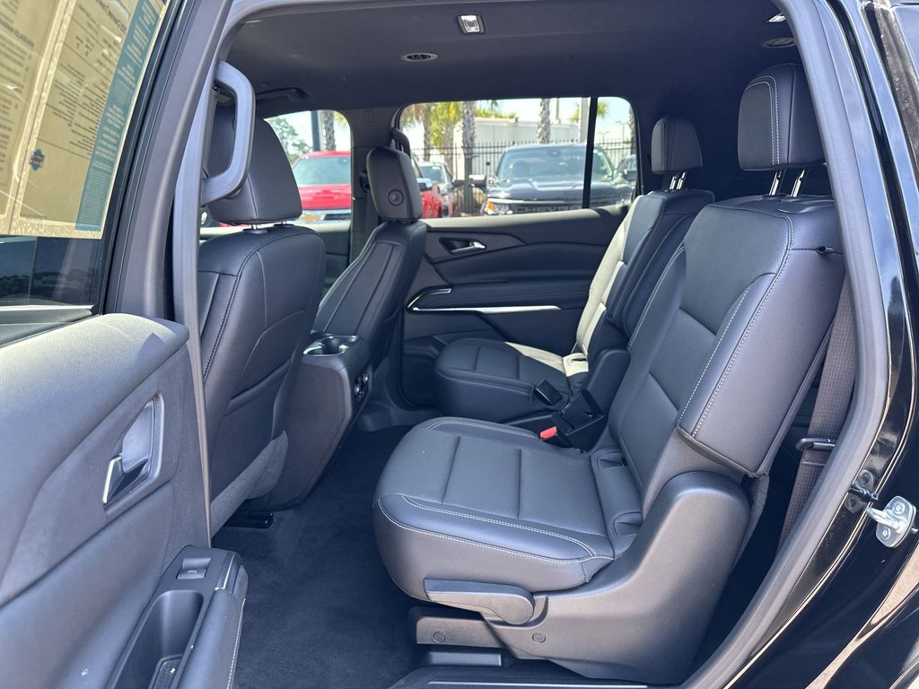2025 Chevrolet Traverse photo 26