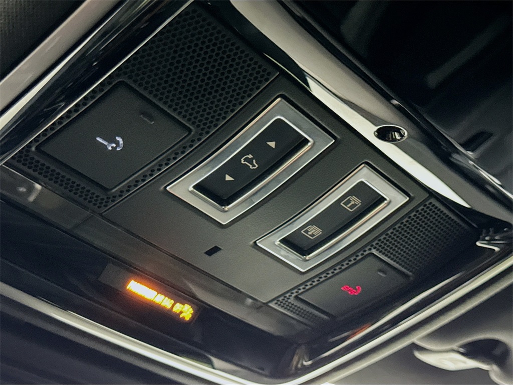 2023 Land Rover Range Rover Velar S photo 35