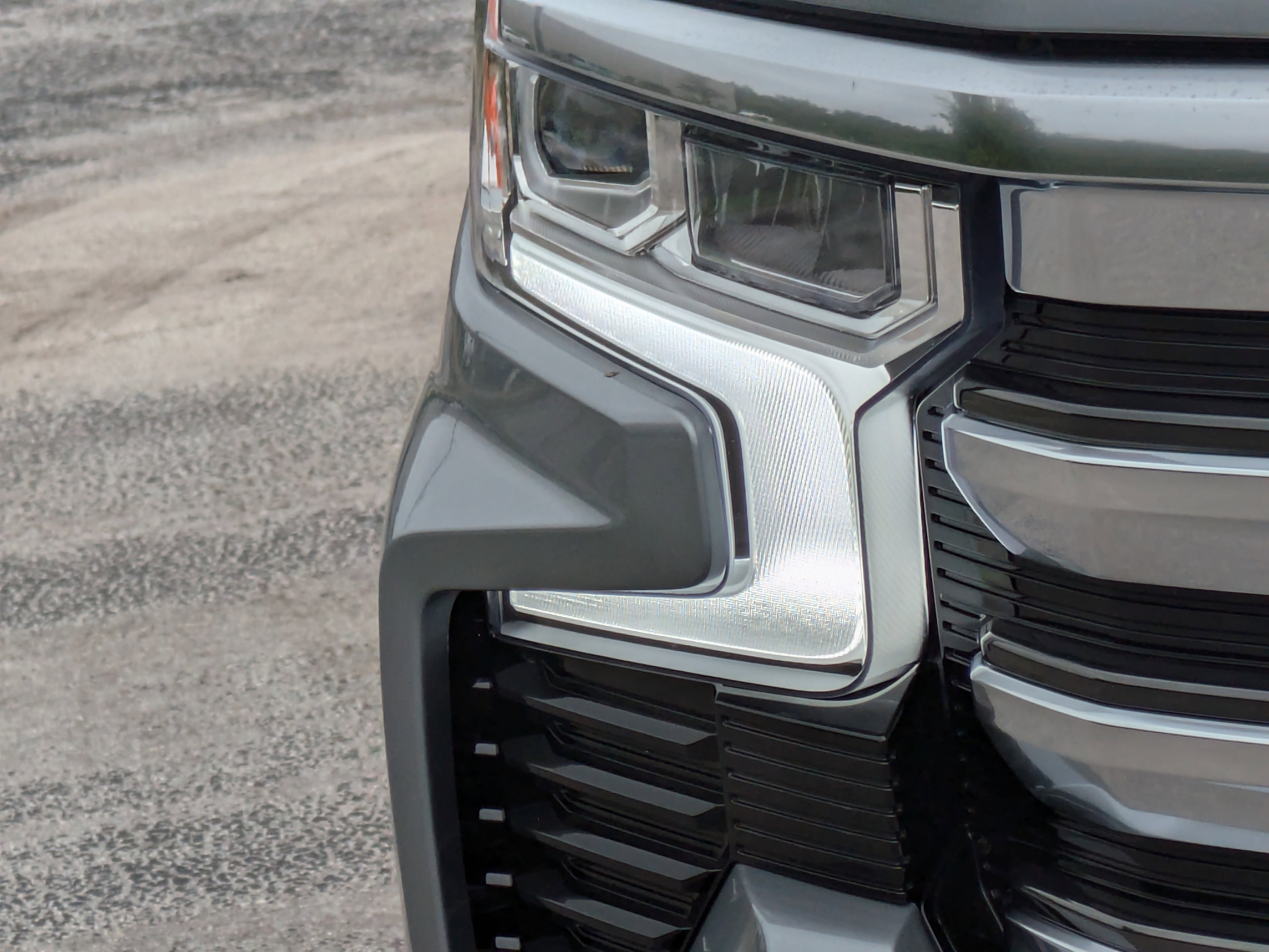 2026 Chevrolet Silverado 1500 High Country photo 2