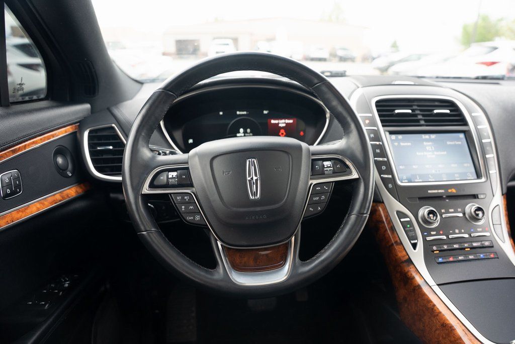 2019 Lincoln Nautilus Reserve photo 15