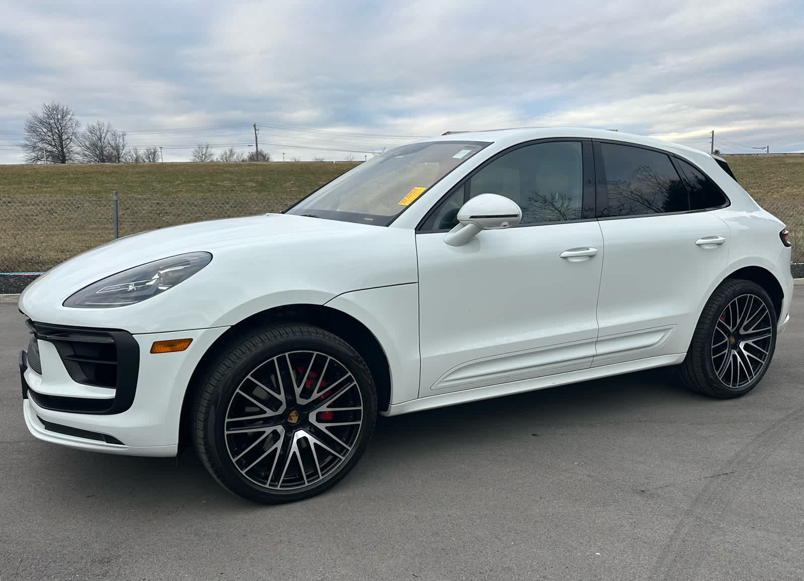 2023 Porsche Macan S's photo