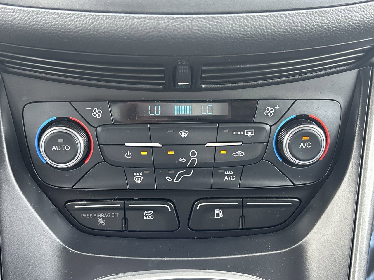 2017 Ford C-Max Hybrid SE photo 21