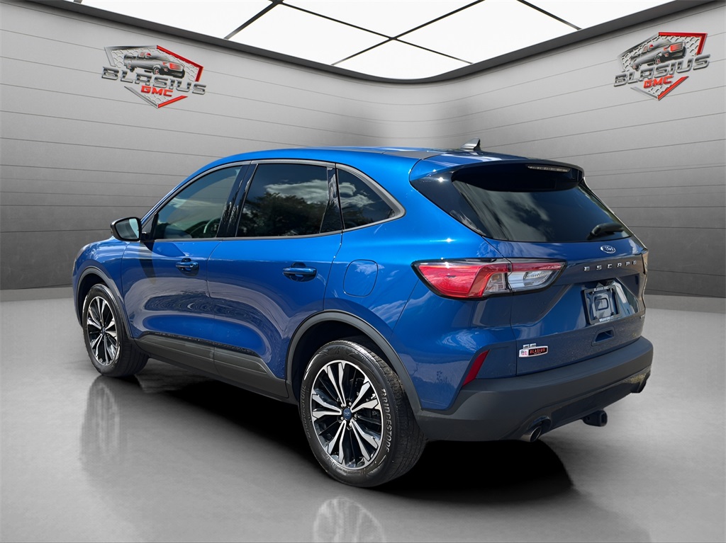 2022 Ford Escape SE photo 3