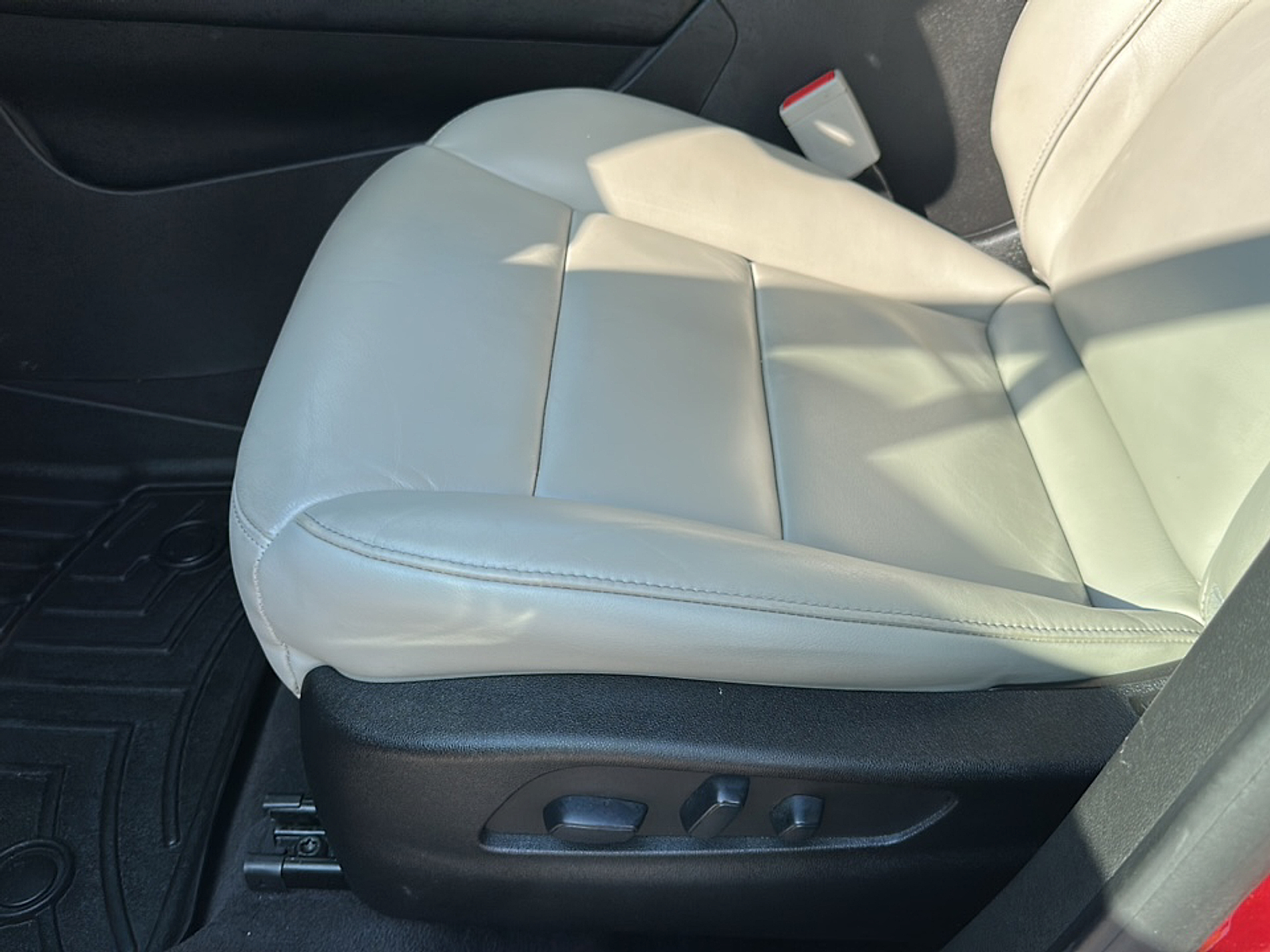 2019 Cadillac XT4 Premium Luxury photo 4