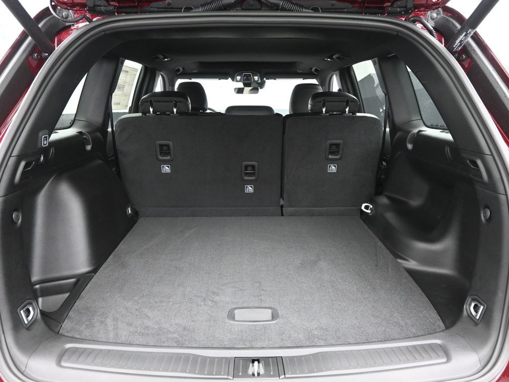 2025 Jeep Grand Cherokee Altitude photo 7