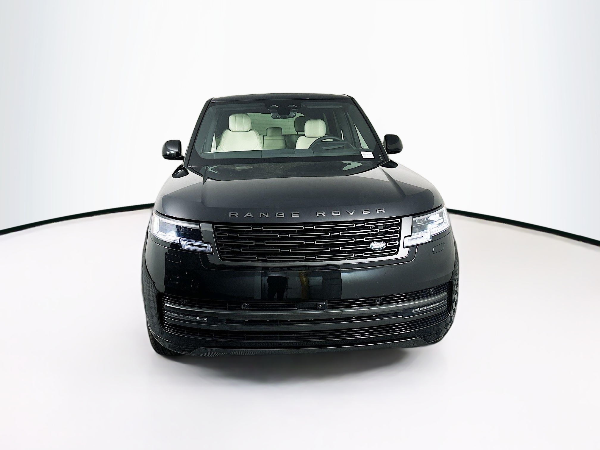 2025 Land Rover Range Rover SE photo 2