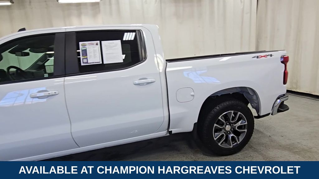 2024 Chevrolet Silverado 1500 LT photo 3