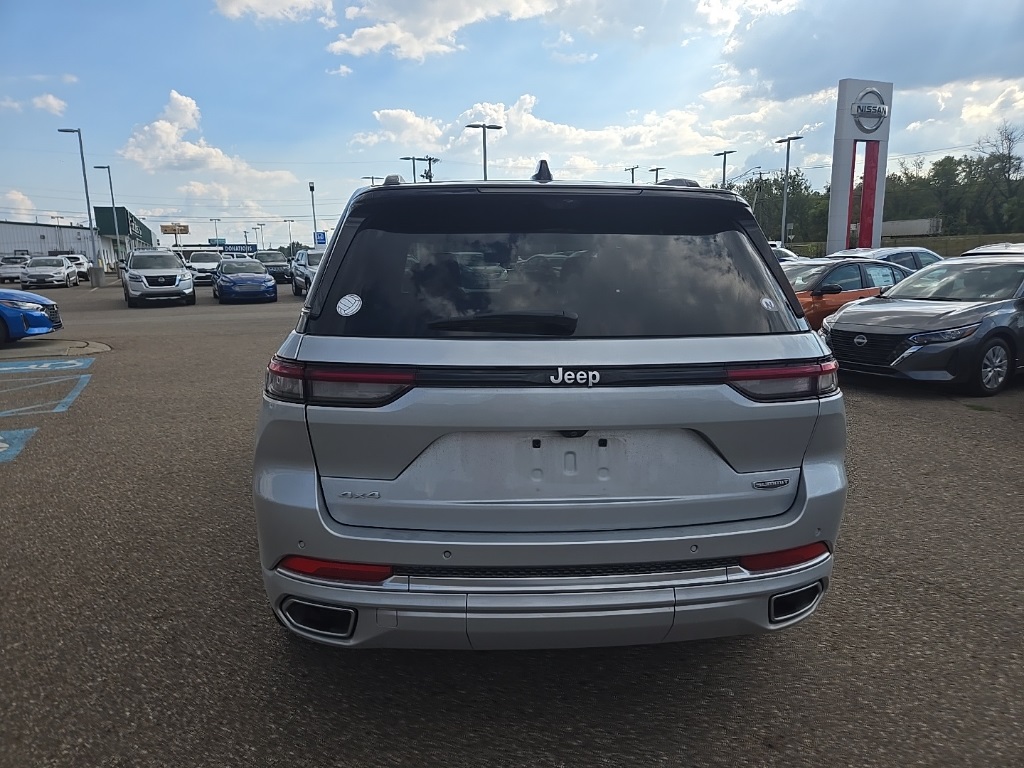 2024 Jeep Grand Cherokee Summit photo 6