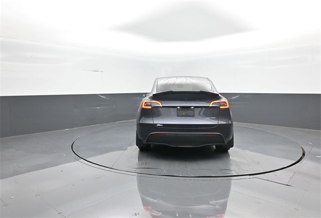 2024 Tesla Model Y Long Range photo 4