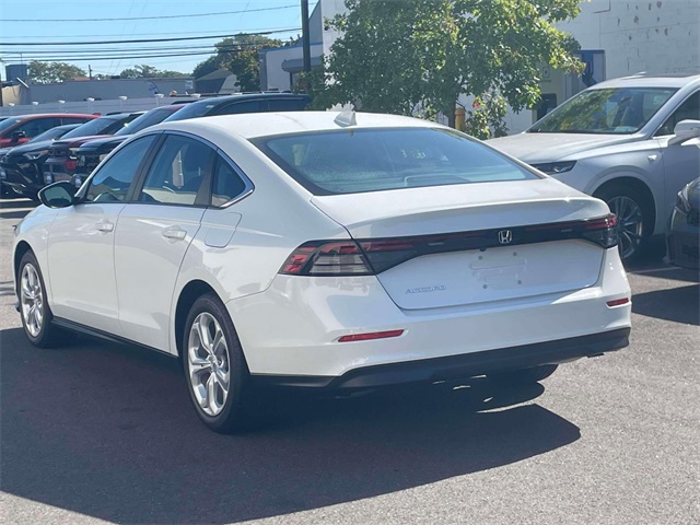 2025 Honda Accord LX photo 6