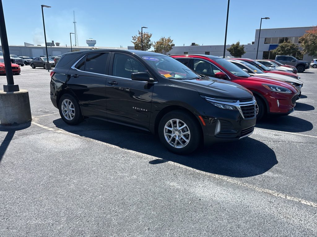 2024 Chevrolet Equinox LT photo 3