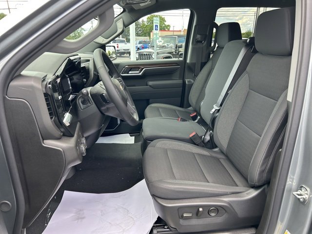 2026 Chevrolet Silverado 1500 LT photo 9