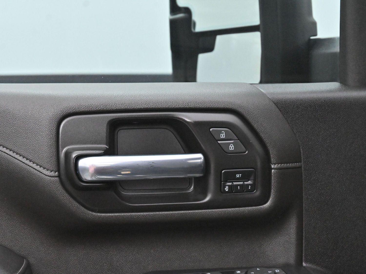 2023 Chevrolet Silverado 2500HD High Country photo 11