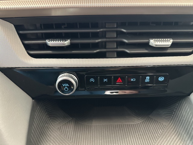 2025 Ford Explorer photo 25