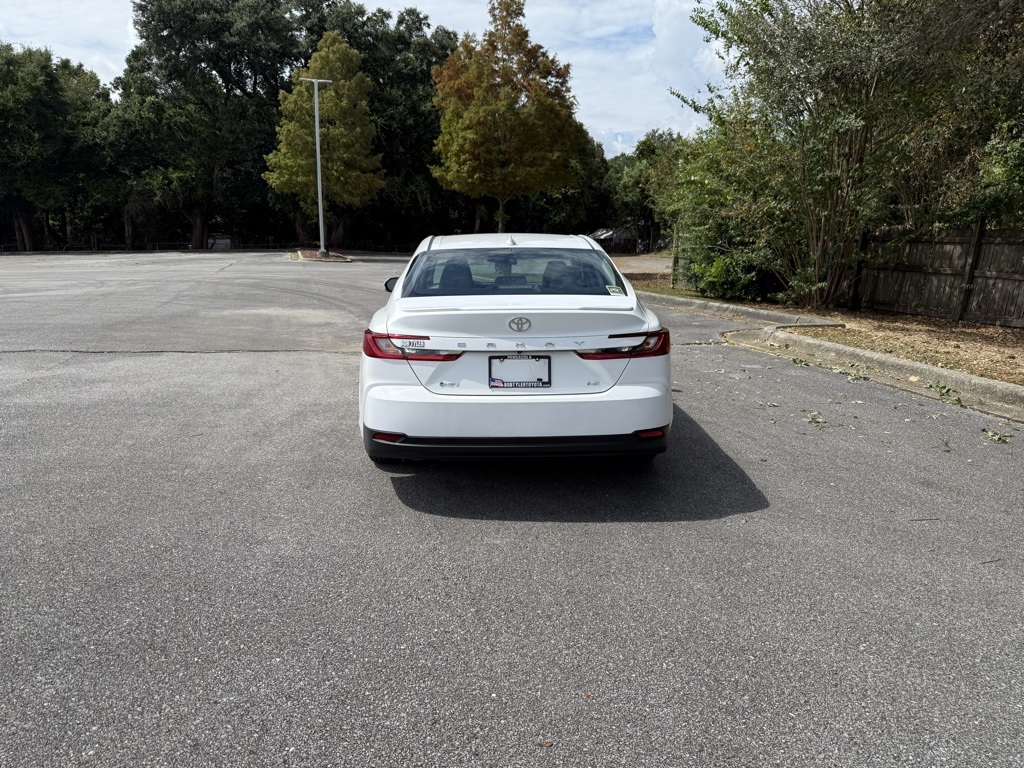 2025 Toyota Camry photo 6