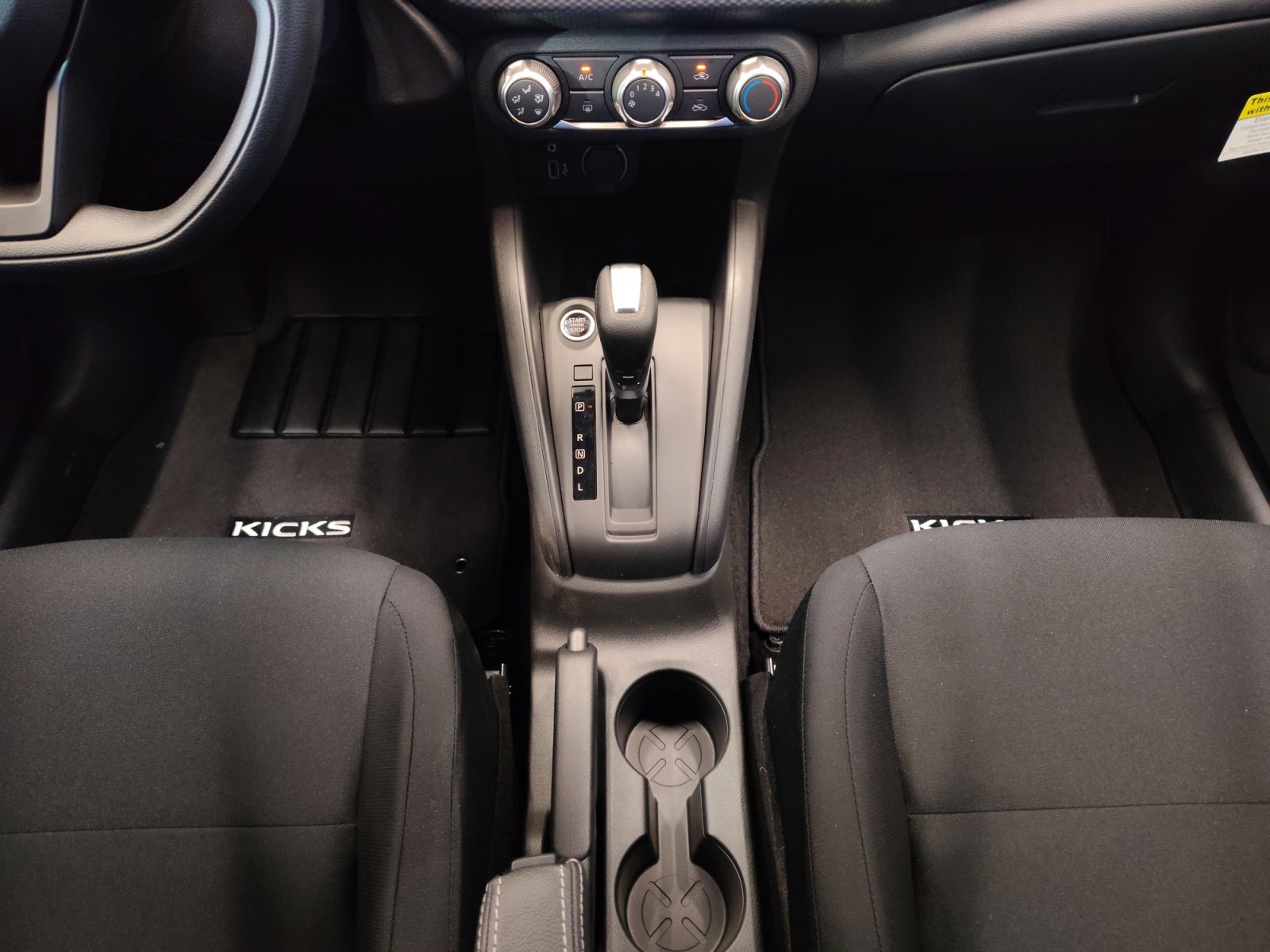 2025 Nissan Kicks Play S photo 18