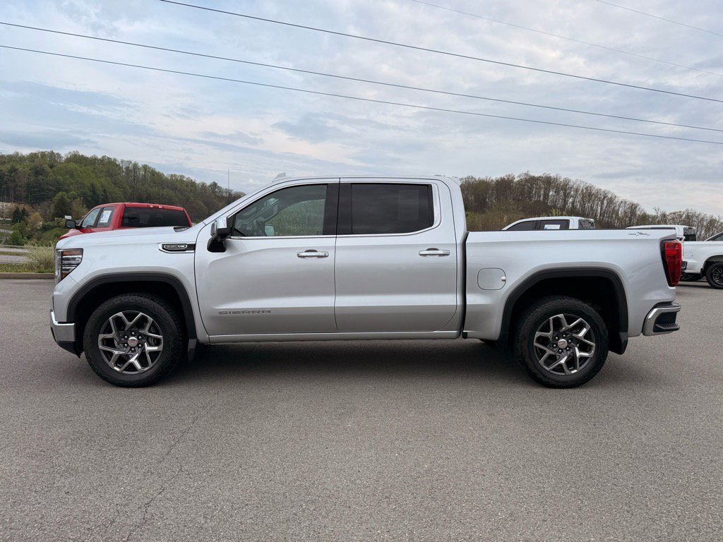 2022 Gmc Sierra 1500 SLT photo 2
