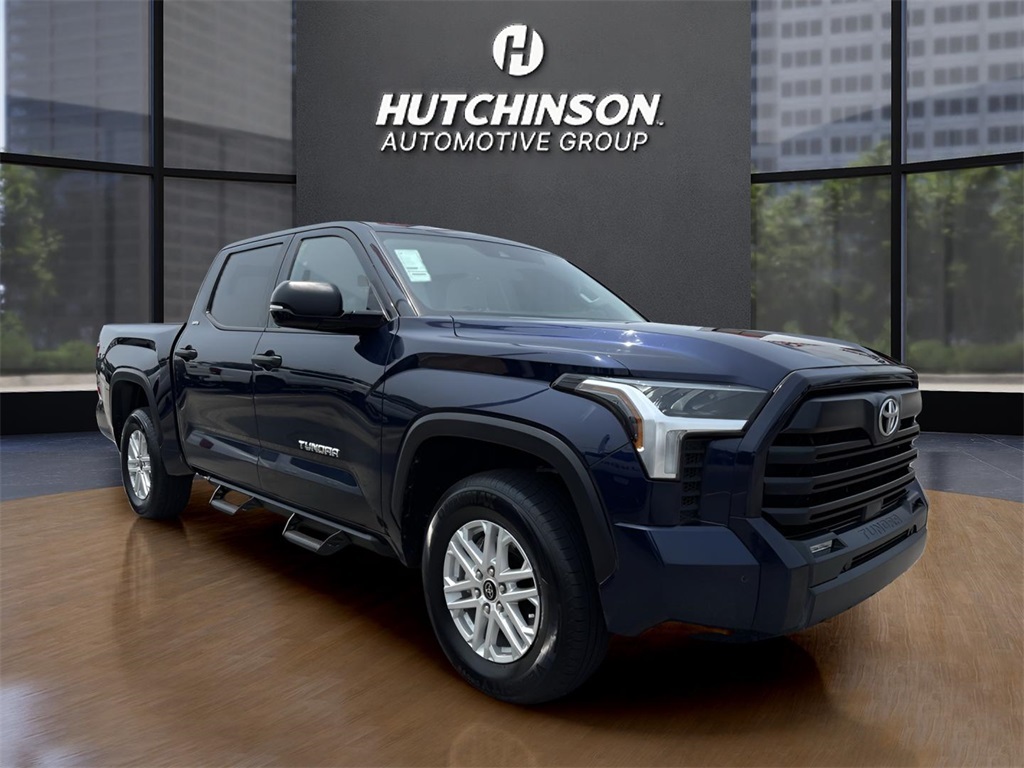 2022 Toyota Tundra SR5's photo