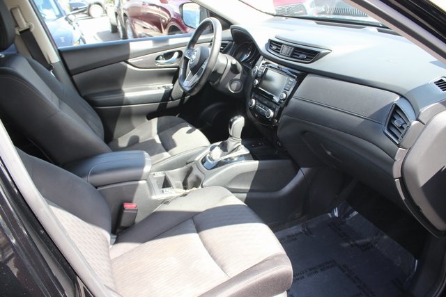 2019 Nissan Rogue SV photo 30