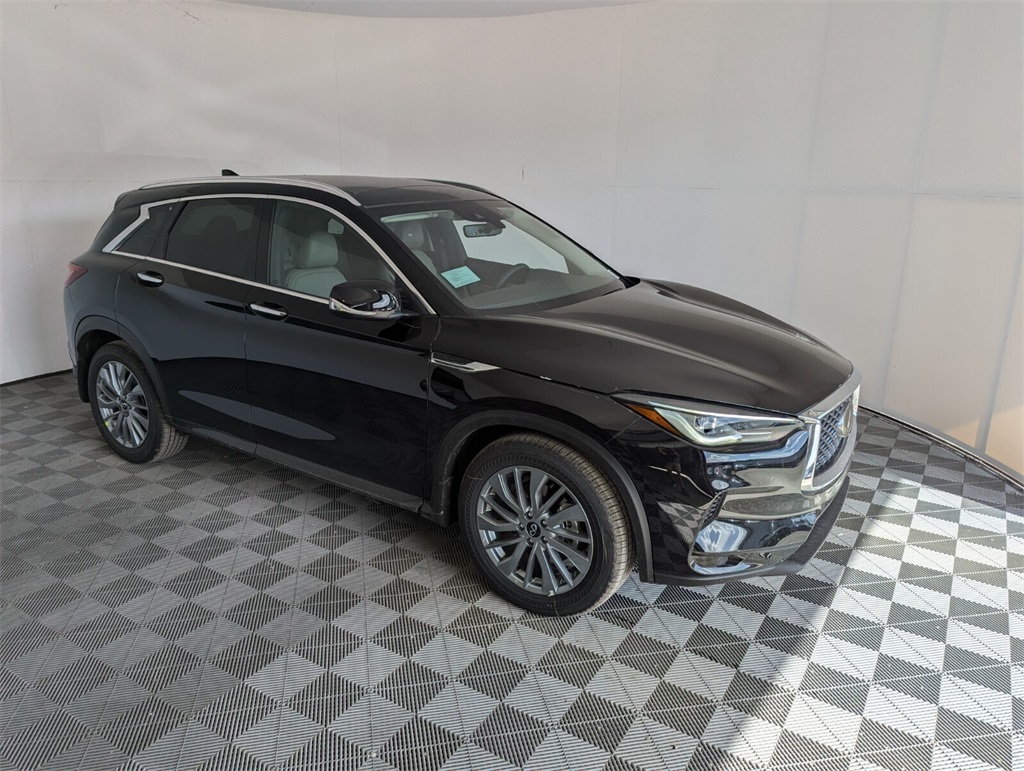 2025 Infiniti QX50 Luxe AWD photo 2