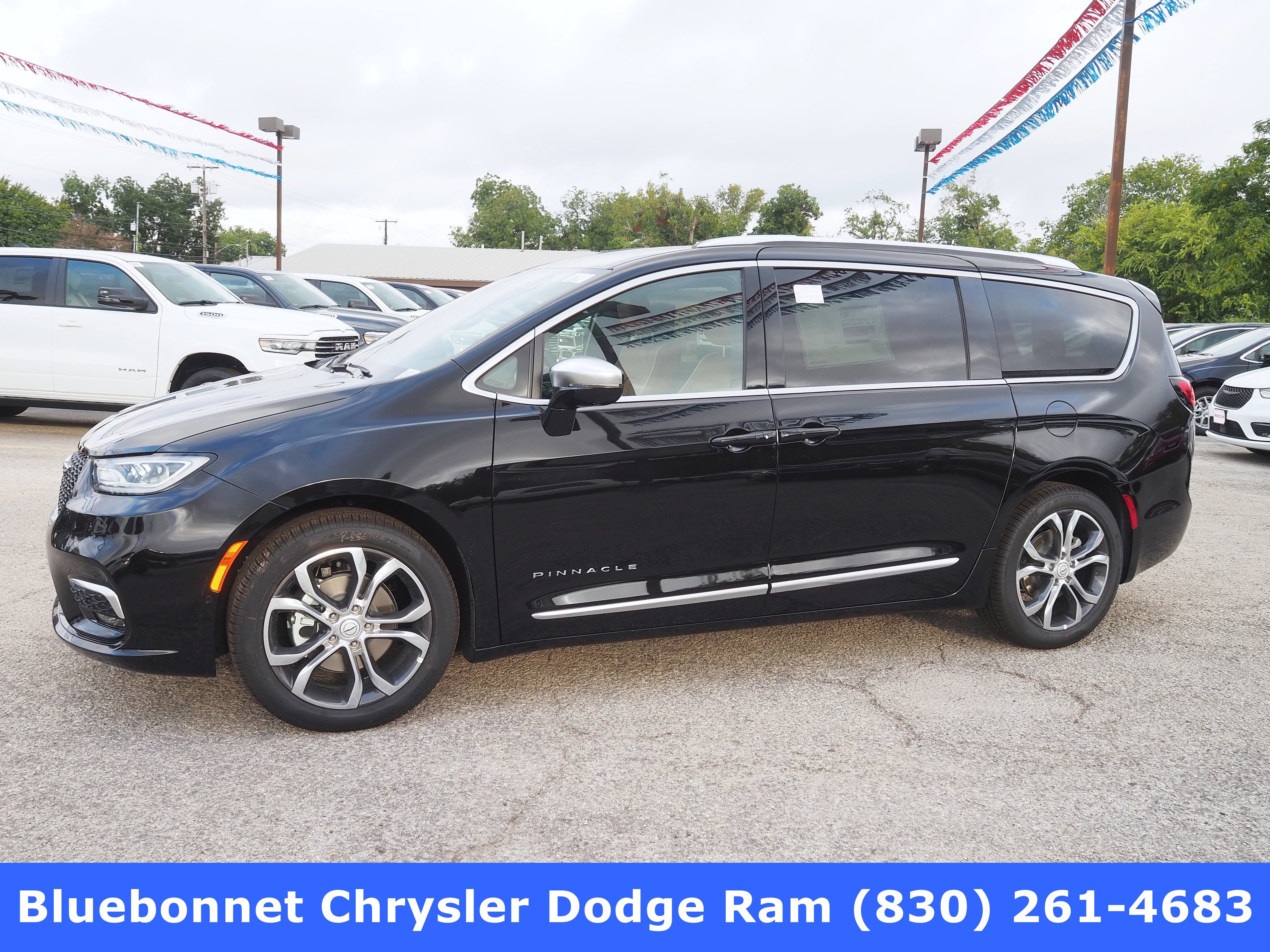 2026 Chrysler Pacifica Pinnacle's photo