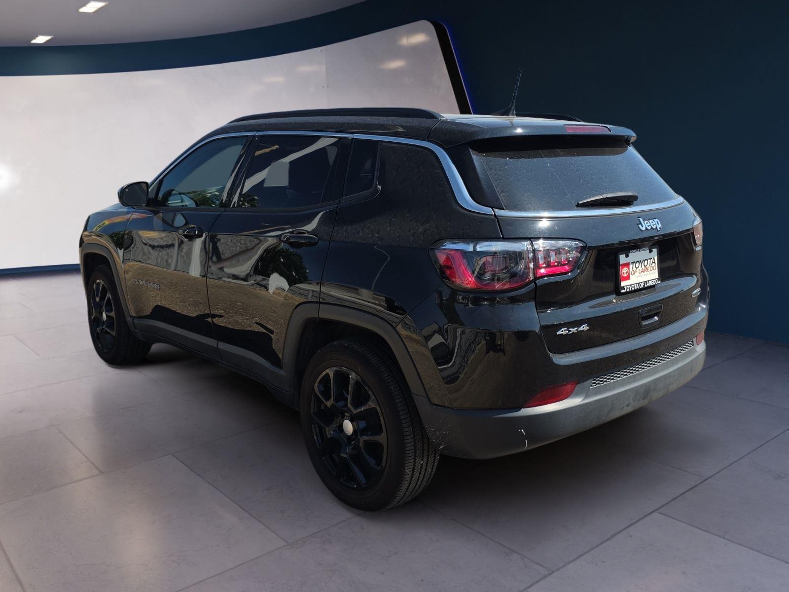 2024 Jeep Compass Latitude Lux photo 3