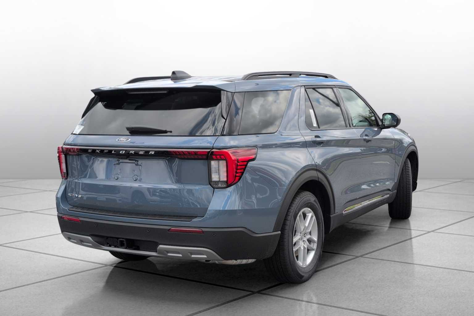 2025 Ford Explorer photo 12