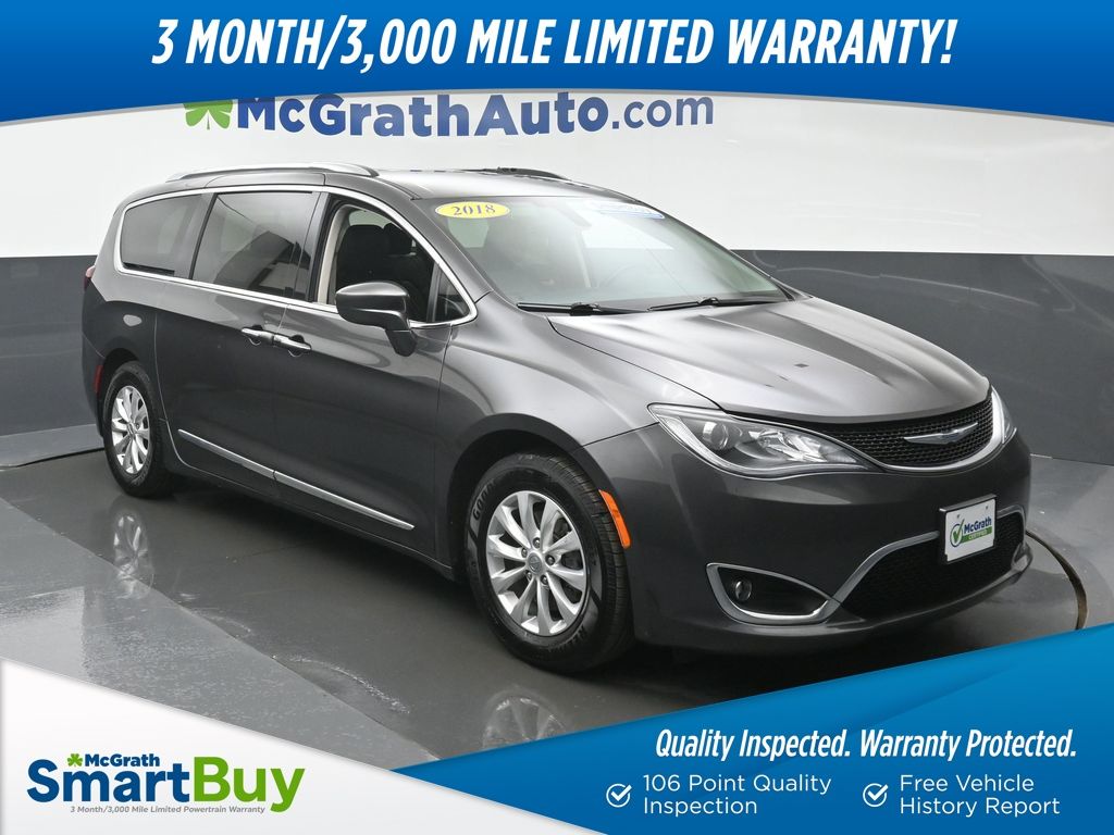 2018 Chrysler Pacifica Touring L's photo