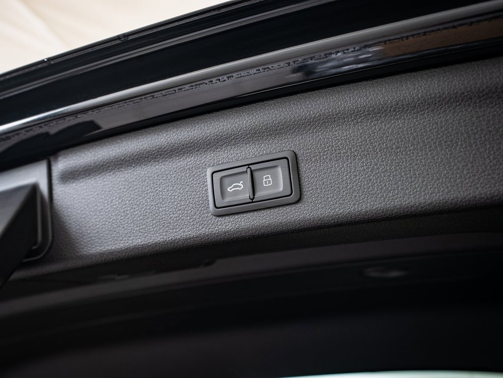 2025 Audi Q3 45 TFSI S line Premium Plus photo 18