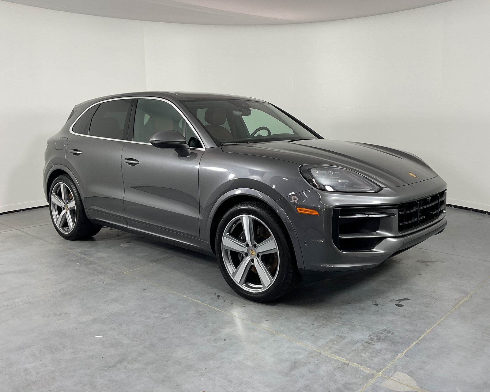 2024 Porsche Cayenne photo 9