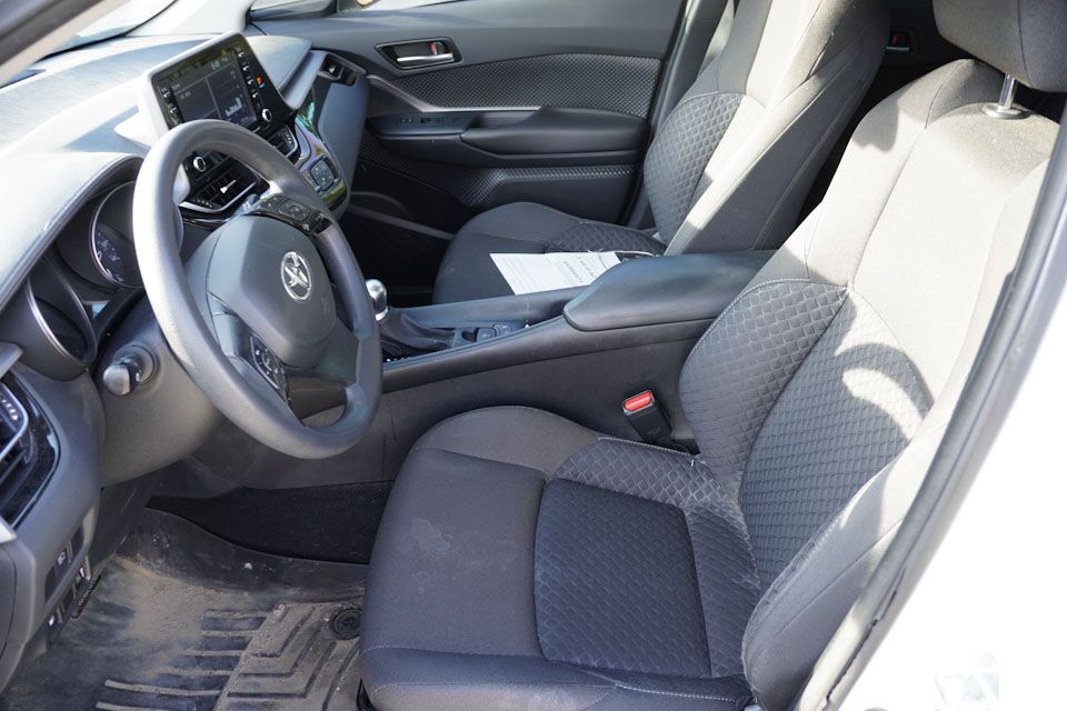 2020 Toyota C-HR photo 4