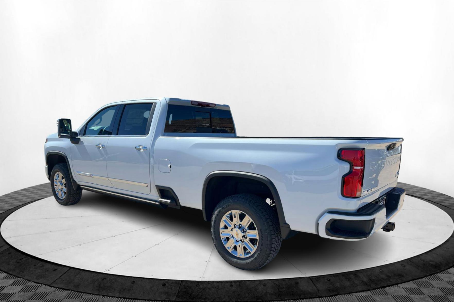 2026 Chevrolet Silverado High Country photo 3