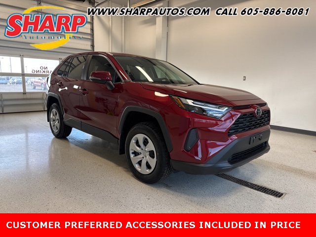 2025 Toyota RAV4 LE's photo