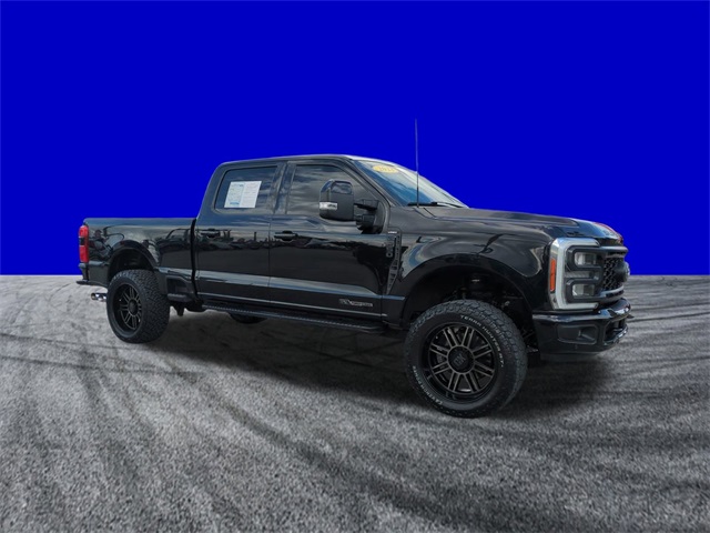 2023 Ford F-250 Lariat photo 2