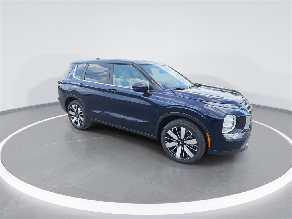 2025 Mitsubishi Outlander SE photo 2