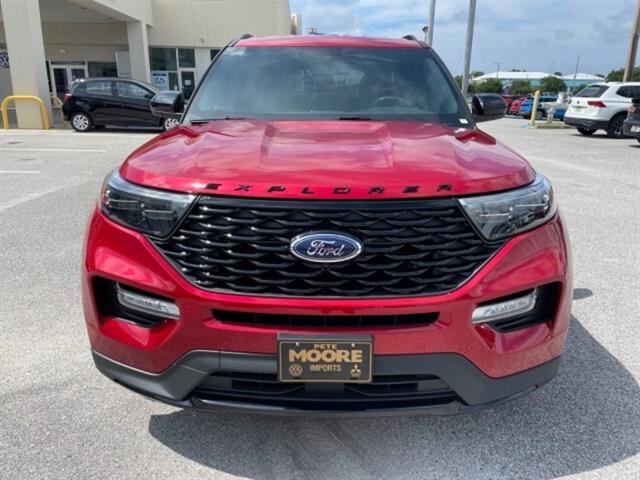 2023 Ford Explorer ST-Line photo 2