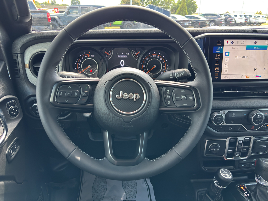 2025 Jeep Gladiator Sport photo 33